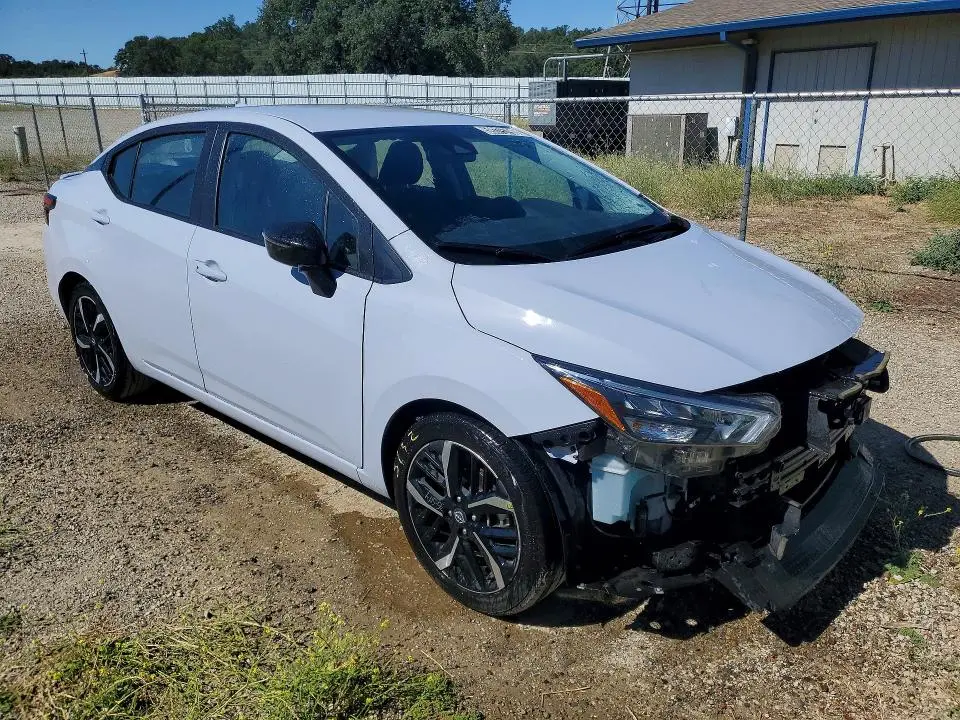 2025 NISSAN VERSA SR  