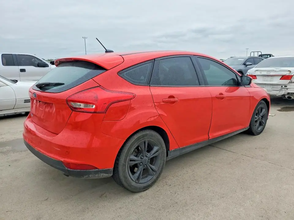 2016 FORD FOCUS SE  
