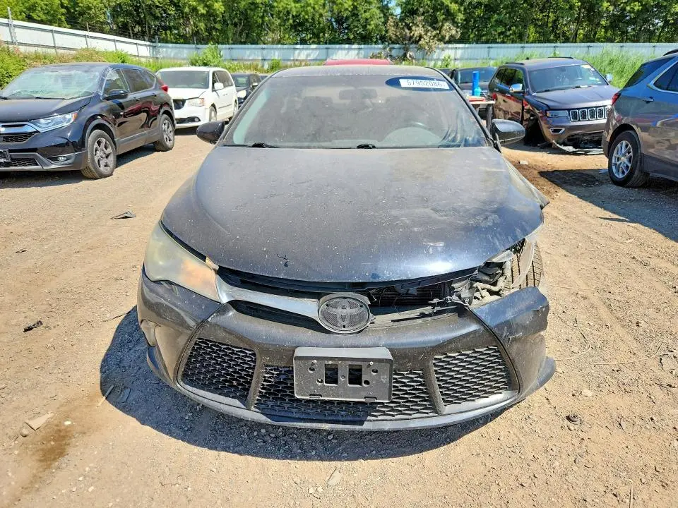 2015 TOYOTA CAMRY SE  