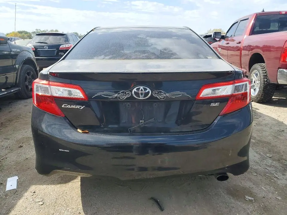 2013 TOYOTA CAMRY SE  