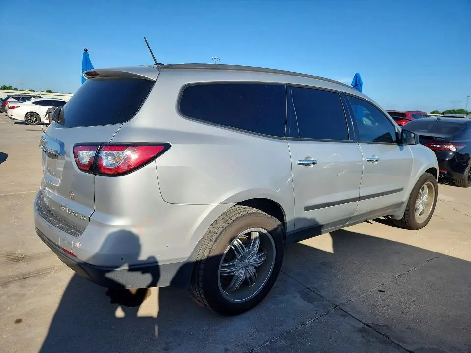 2014 CHEVROLET TRAVERSE LS  