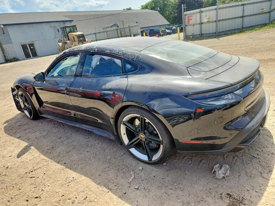 2021 PORSCHE TAYCAN   