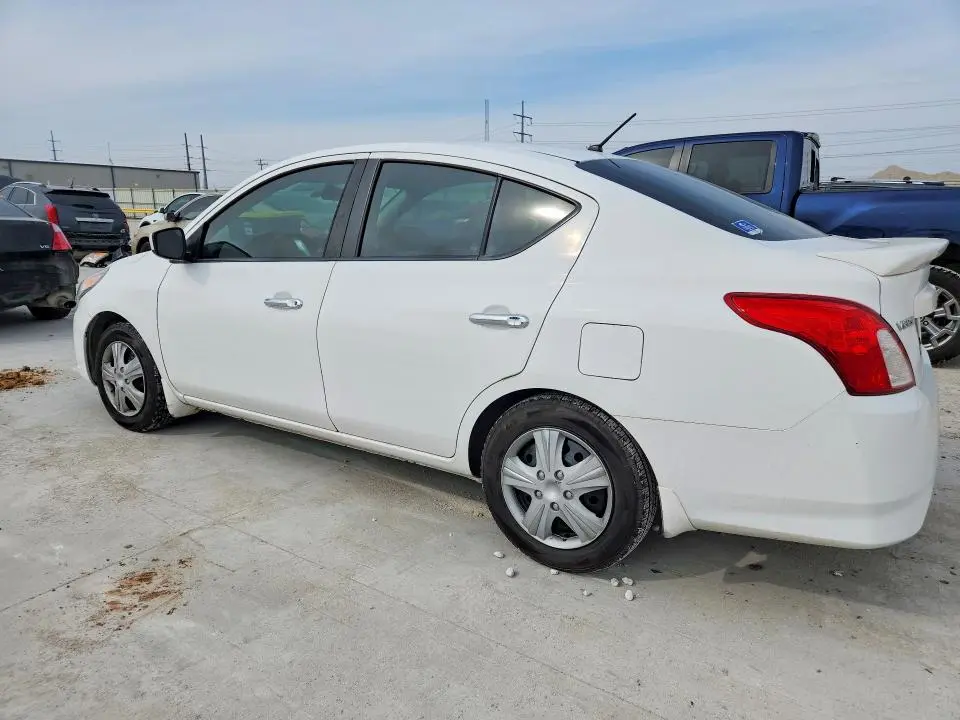 2018 NISSAN VERSA S  