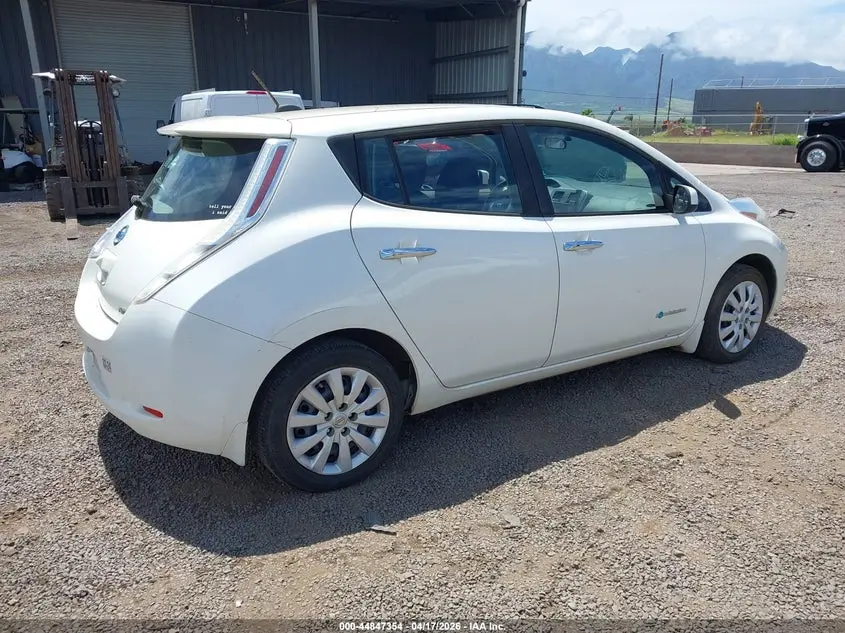 2016 NISSAN LEAF S