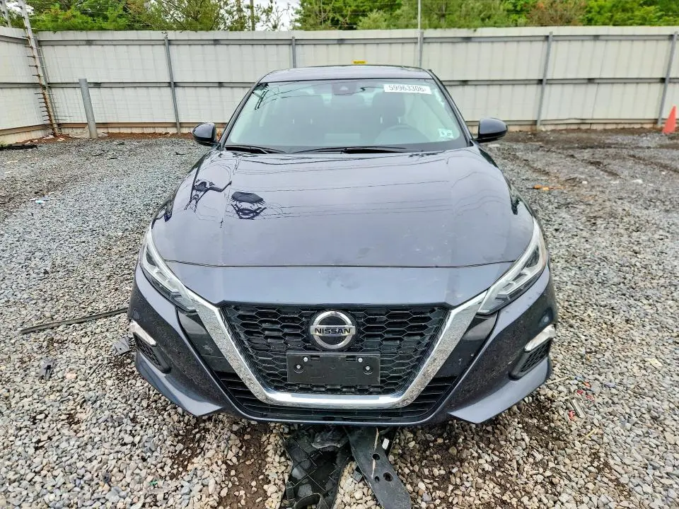 2022 NISSAN ALTIMA SV  