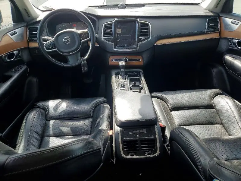 2018 VOLVO XC90 T6  
