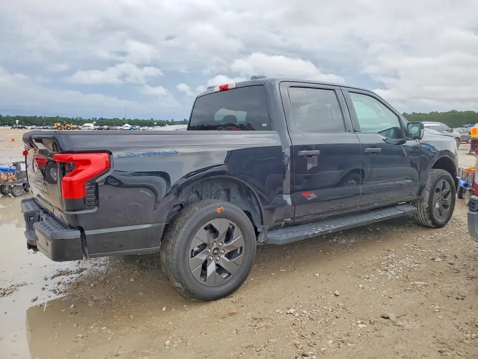 2024 FORD F150 LIGHTNING XLT  