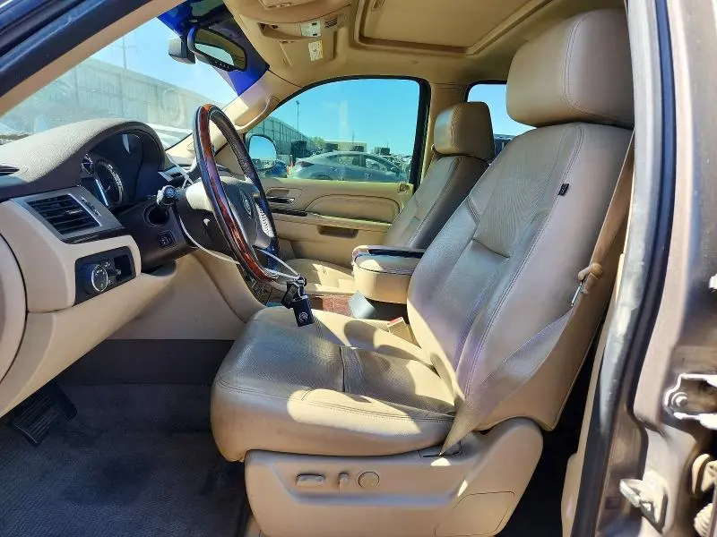 2013 CADILLAC ESCALADE LUXURY  