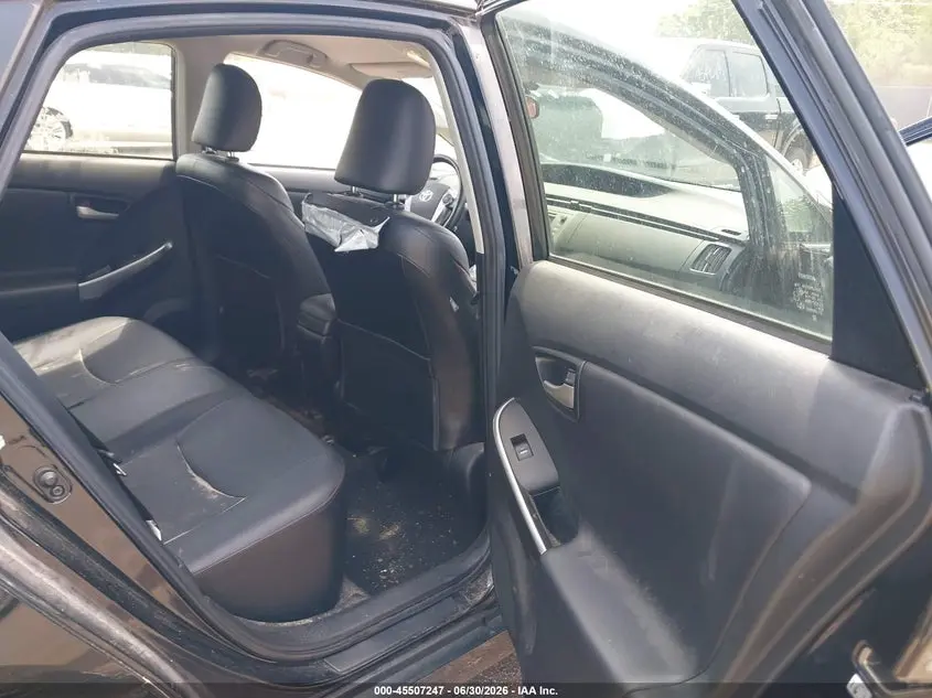 2013 TOYOTA PRIUS THREE SE