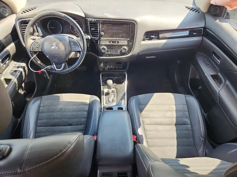 2019 MITSUBISHI OUTLANDER SE  