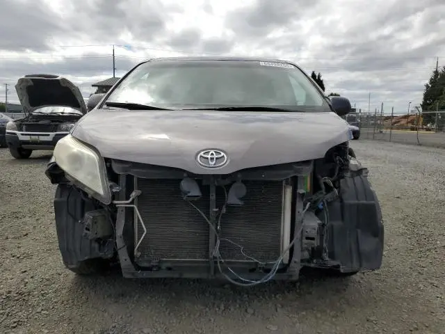 2011 TOYOTA SIENNA XLE  