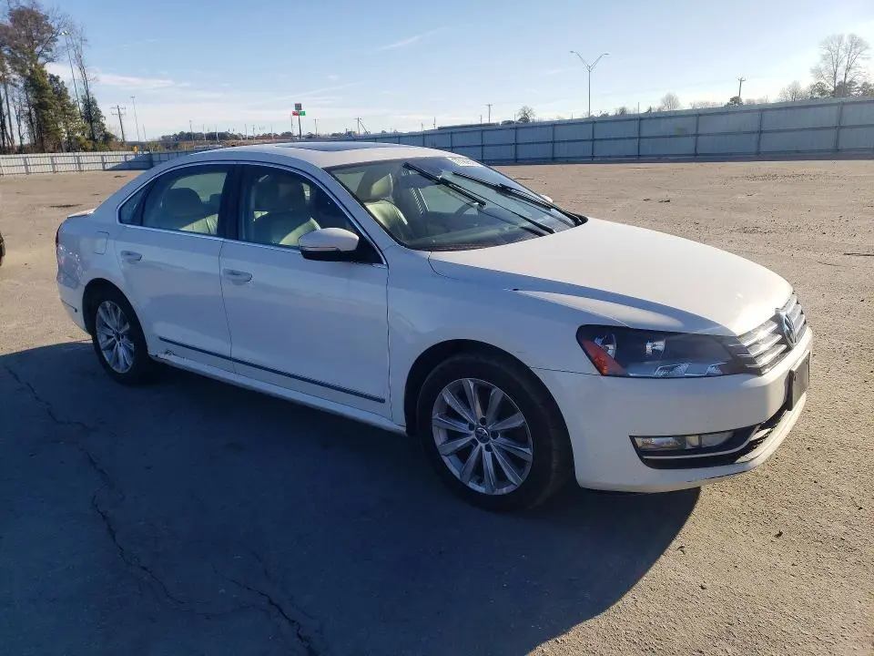 2013 VOLKSWAGEN PASSAT SEL  