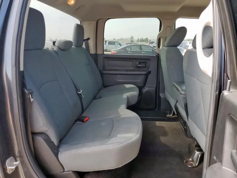 2014 RAM 1500 ST  