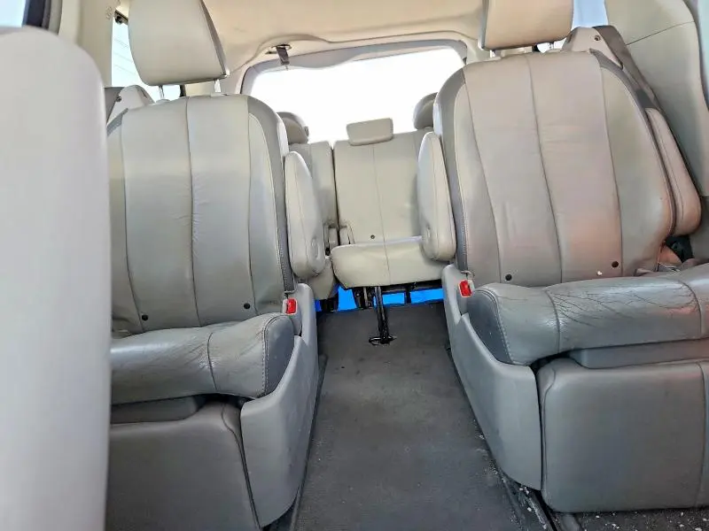 2011 TOYOTA SIENNA LIMITED 7-PASSENGER  