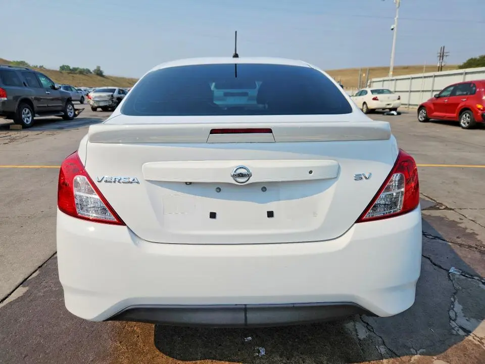 2019 NISSAN VERSA SV  