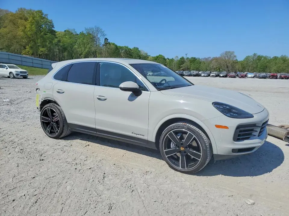 2021 PORSCHE CAYENNE   