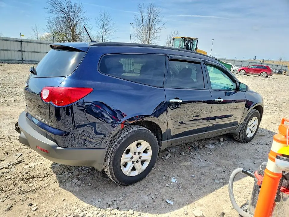 2012 CHEVROLET TRAVERSE LS  