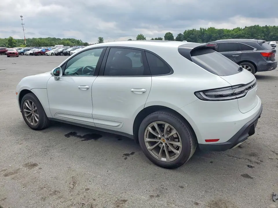 2023 PORSCHE MACAN BASE  