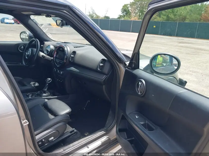 2017 MINI COUNTRYMAN COOPER