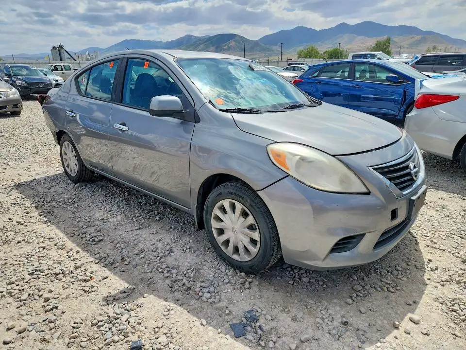 2014 NISSAN VERSA 1.6 SV  