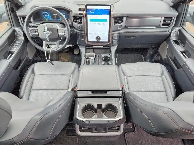 2024 FORD F150 LIGHTNING LARIAT  