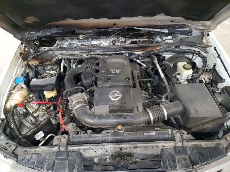 2013 NISSAN FRONTIER SV  