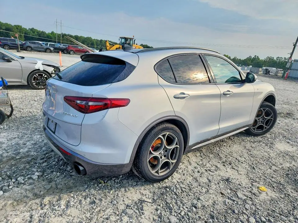 2022 ALFA ROMEO STELVIO TI  