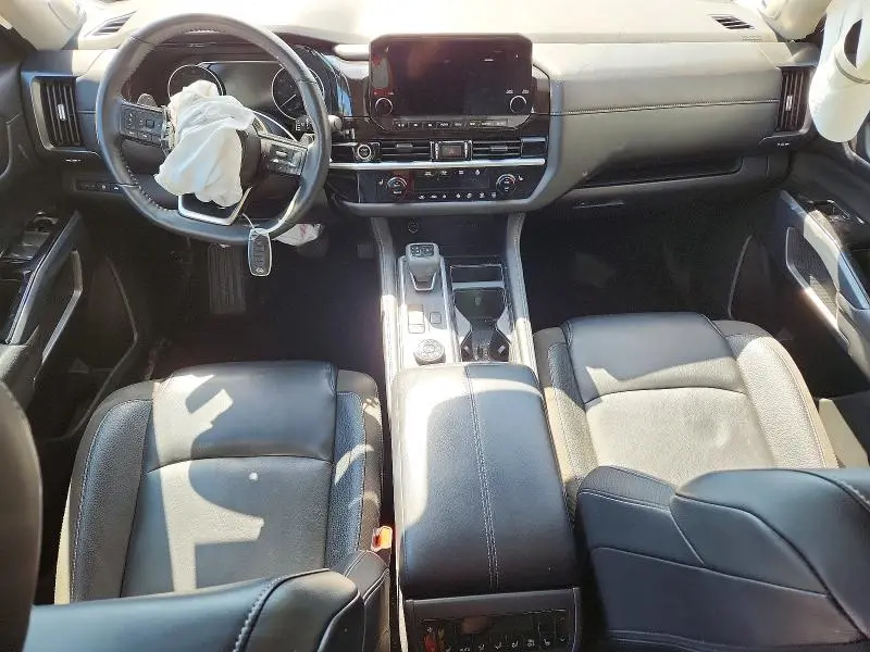 2024 NISSAN PATHFINDER SL  