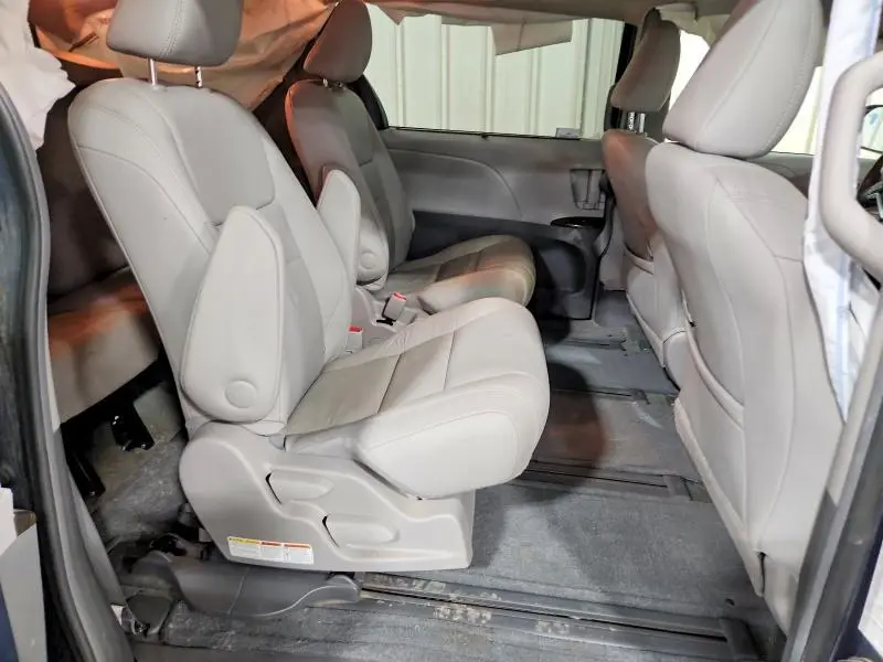 2017 TOYOTA SIENNA XLE 7-PASSENGER  