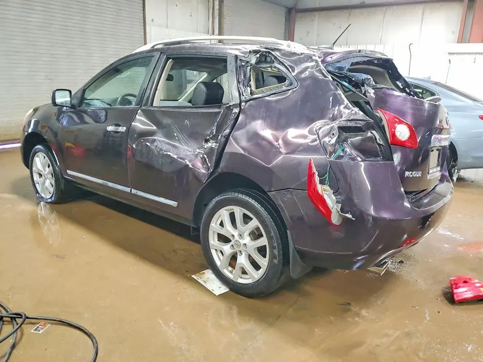 2013 NISSAN ROGUE S  