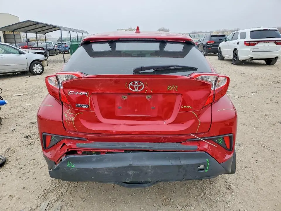 2020 TOYOTA C-HR XLE  