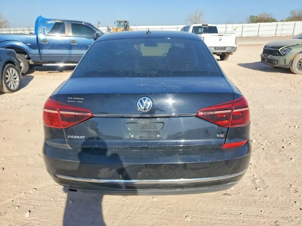2017 VOLKSWAGEN PASSAT S  