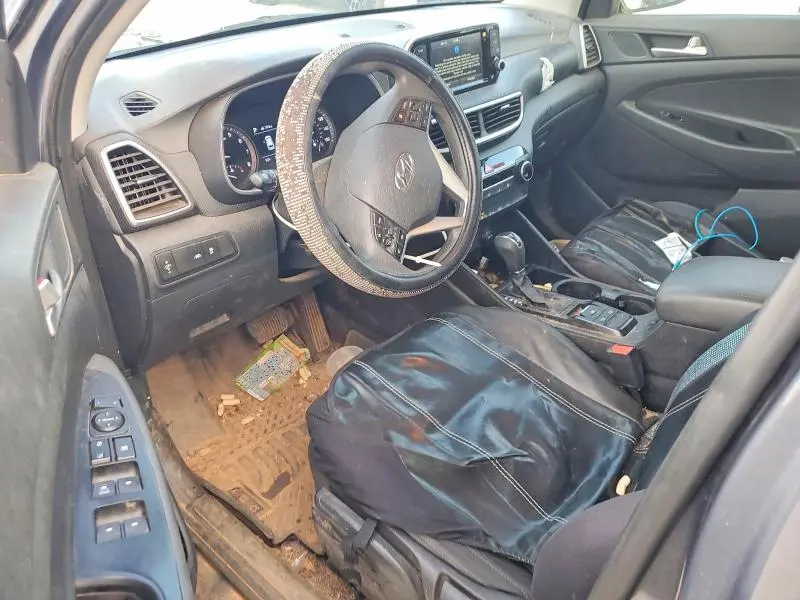 2021 HYUNDAI TUCSON SE  