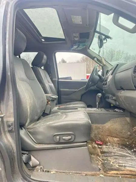 2016 NISSAN FRONTIER SV  