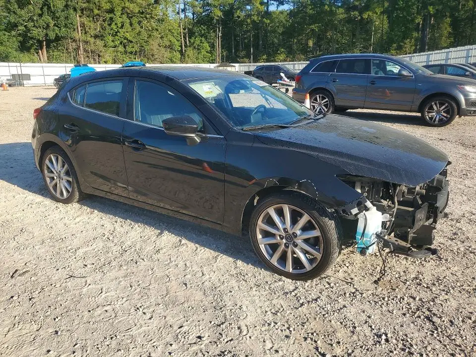 2017 MAZDA 3 TOURING  