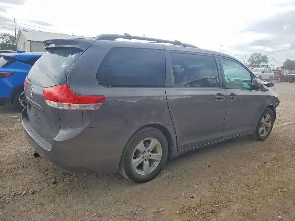 2012 TOYOTA SIENNA LE  