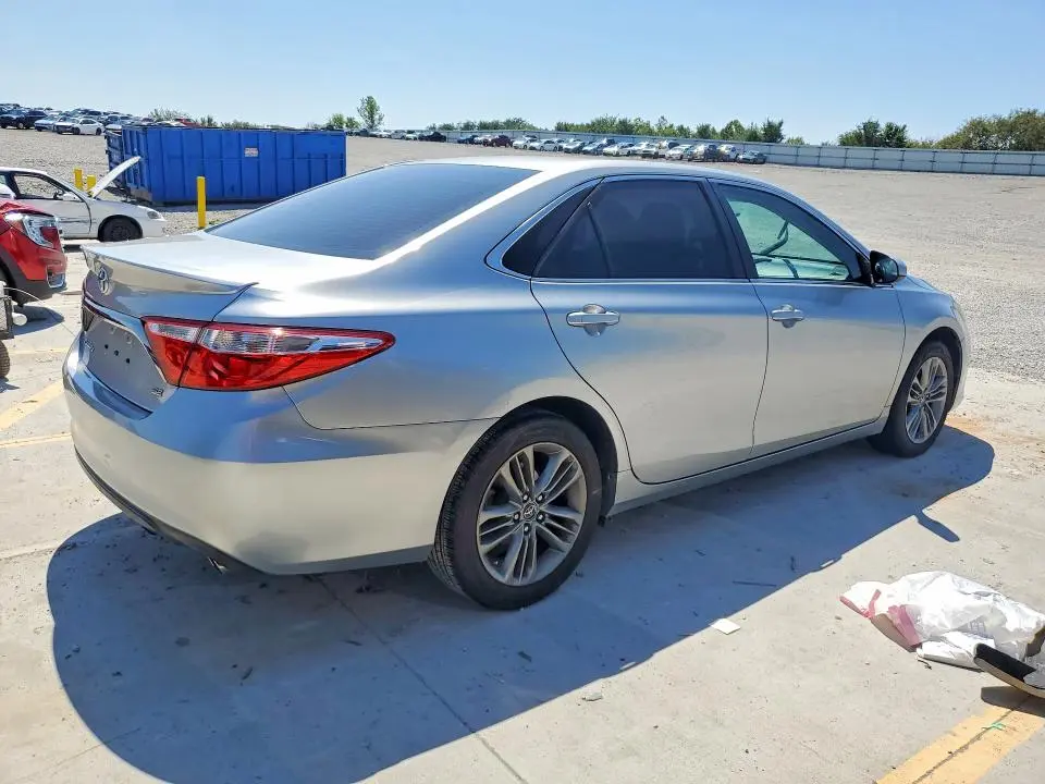 2017 TOYOTA CAMRY SE  