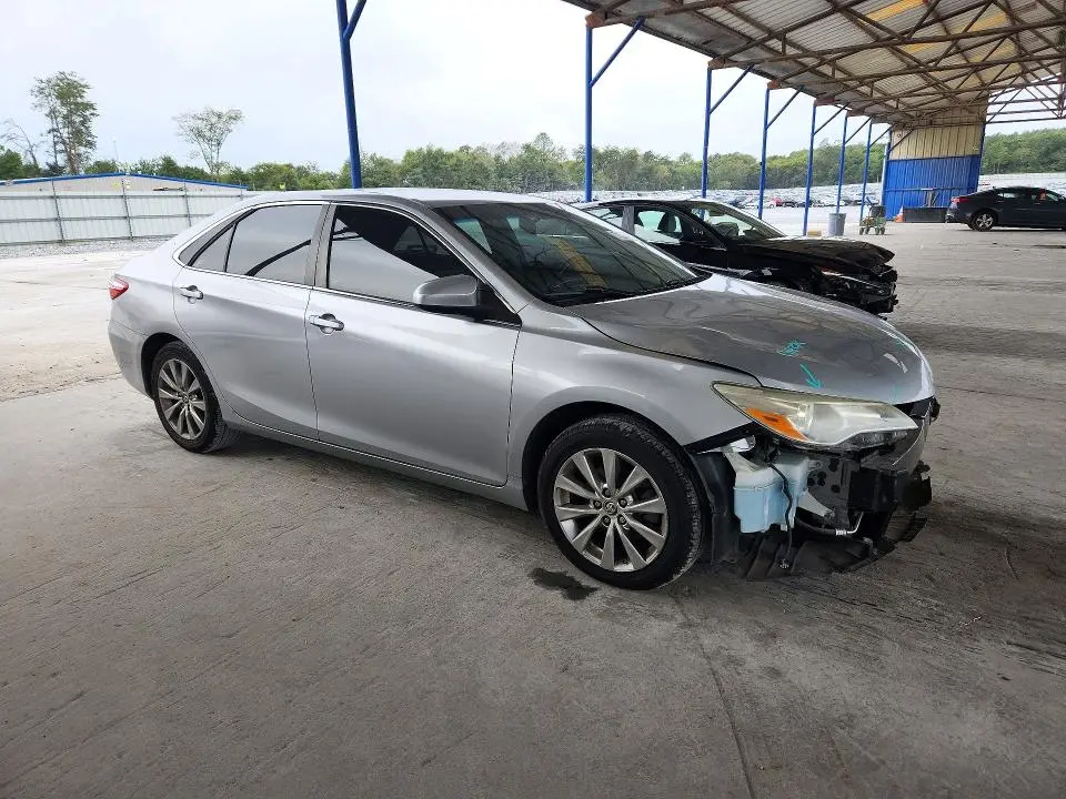 2015 TOYOTA CAMRY XLE  