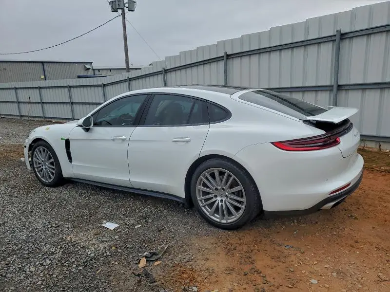 2018 PORSCHE PANAMERA 4  