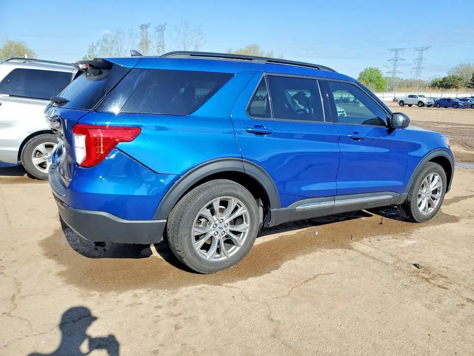 2022 FORD EXPLORER XLT  