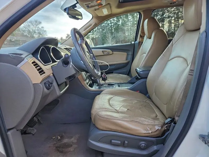 2011 CHEVROLET TRAVERSE LT  