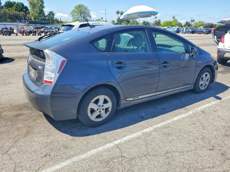2011 TOYOTA PRIUS TWO  