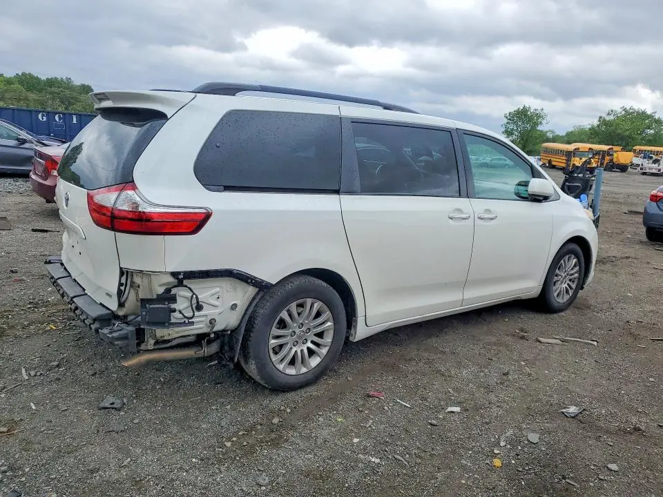 2016 TOYOTA SIENNA XLE 8-PASSENGER  