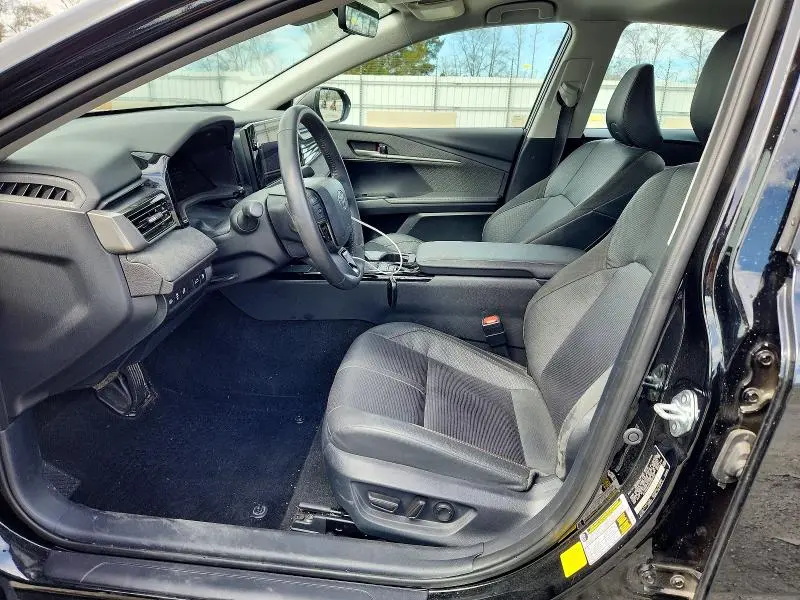 2025 TOYOTA CAMRY XLE  