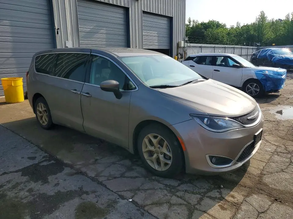 2017 CHRYSLER PACIFICA TOURING L  