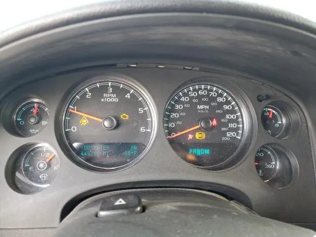 2011 CHEVROLET SUBURBAN C1500 LS  