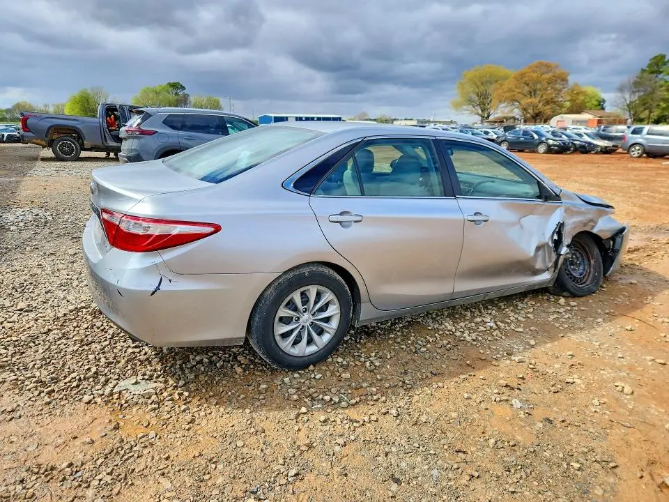 2015 TOYOTA CAMRY LE  