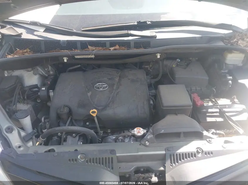 2018 TOYOTA SIENNA L 7 PASSENGER
