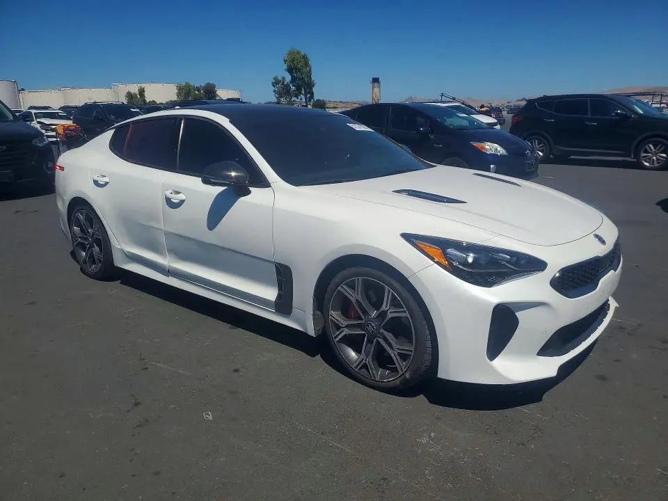 2021 KIA STINGER GT2  