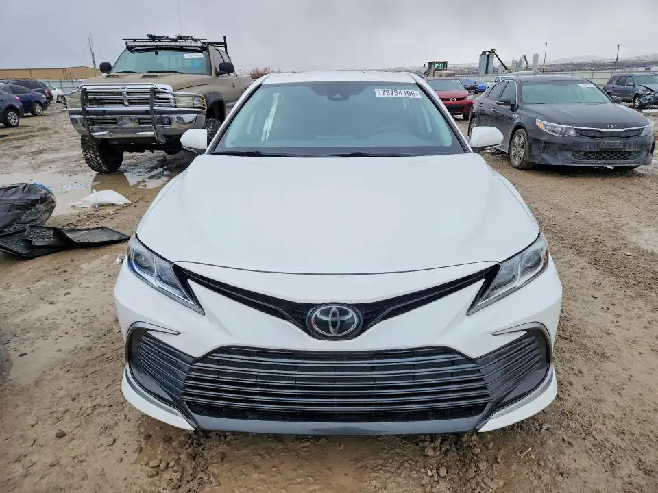 2022 TOYOTA CAMRY LE  